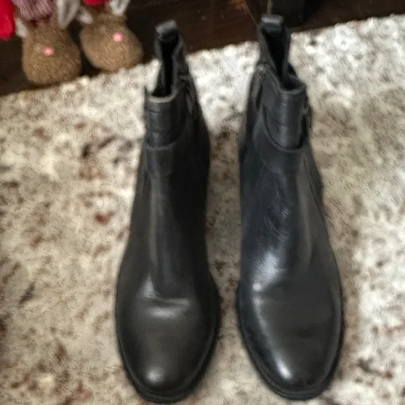 Vince Camuto- Black Leather Ankle Boots - Picture 2 of 3